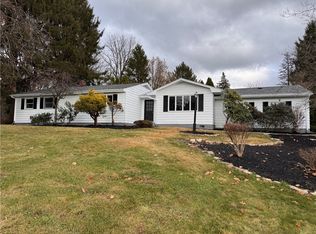 2894 Shadylane Dr, New Castle, PA 16105