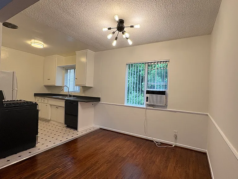 7719 Hampton Ave #17 — Photo 9