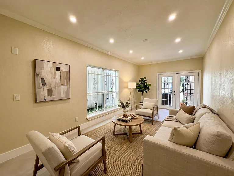 1323 Rosewood St — Photo 10