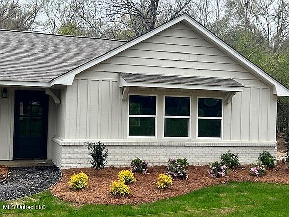 4th image of 176 Oak Hill Dr