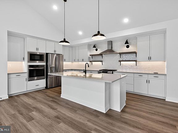 2nd image of 36419 Maple Ridge Ln