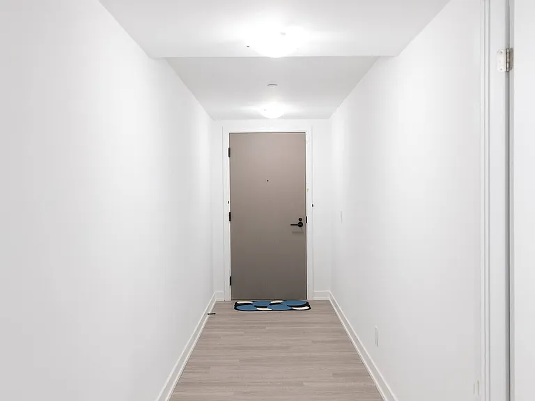 47 Mutual St #506 — Photo 17