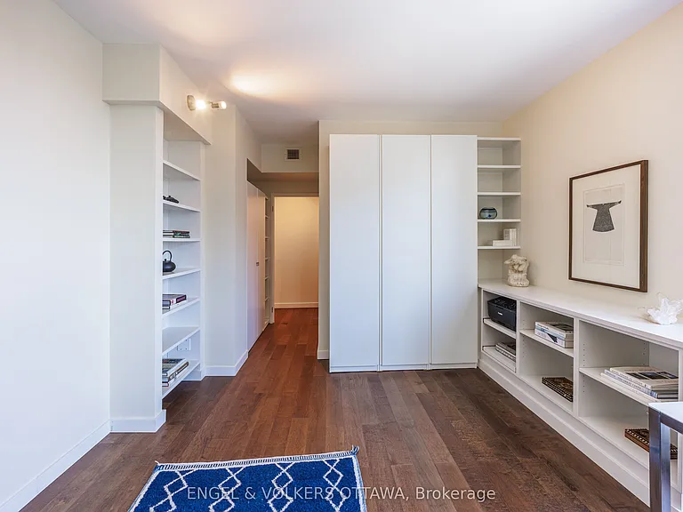160 George St #2404 — Photo 24