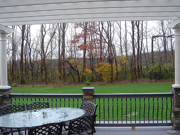 4th image of 50 Chateau Dr