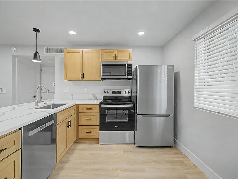 1604 N Forgeus Ave — Photo 12