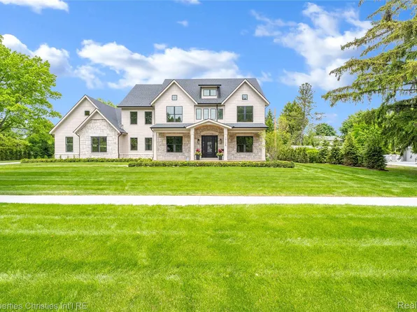 19138 Riverside Dr, Beverly Hills, MI 48025