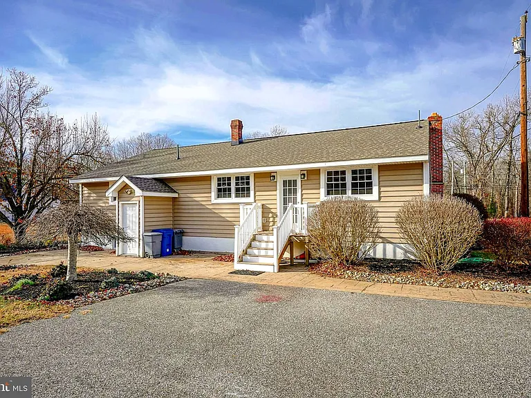 611 Fries Mill Rd #A — Photo 29