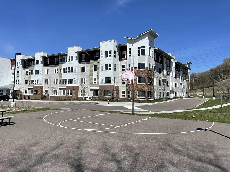 Newport Commons — Photo 9