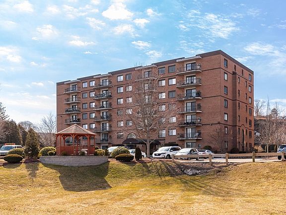 3rd image of 200 Locust St APT 706