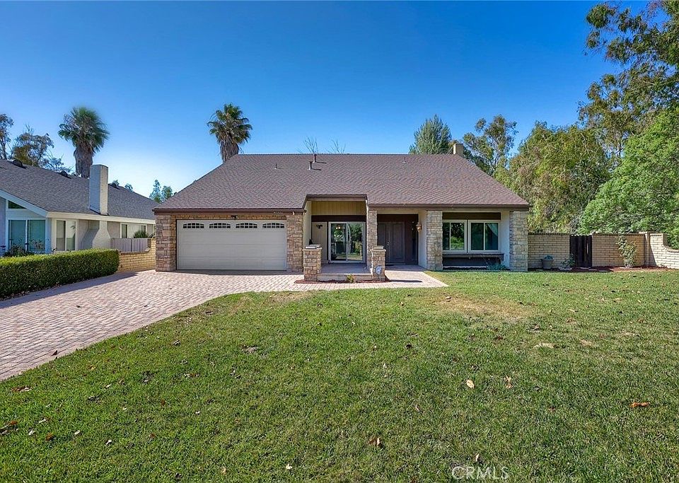 1st image of 30096 Via Velez Pl