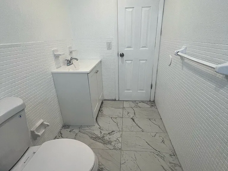 1949 NE 172nd St #10 — Photo 9