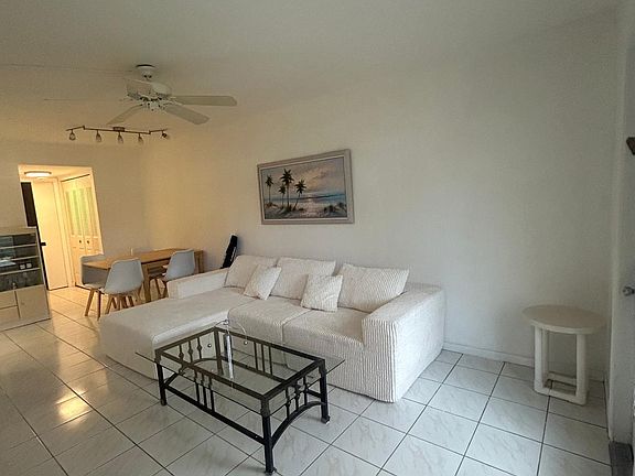 3rd image of 138 Markham Ct #G