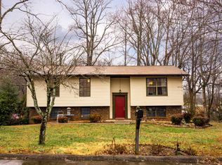 136 Chestnut Ln, Maryville, TN 37801