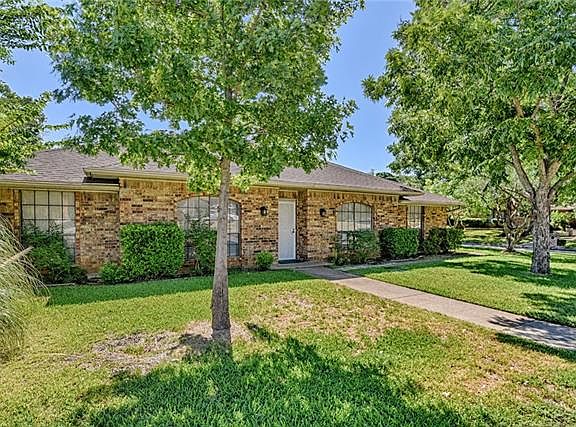 2nd image of 3207 Woodside Dr