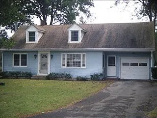123 Miller St photo 1
