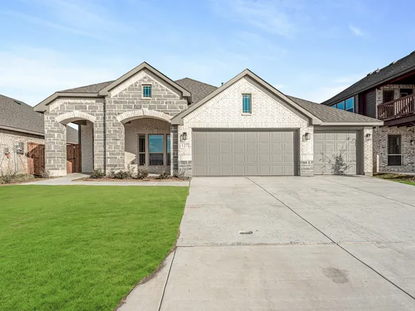127 Sweetwater Dr, Commerce, TX 75428