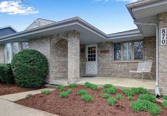 2nd image of 870 Brewster Ln