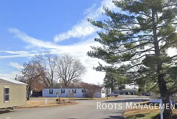 4th image of 84 Riviera Courts Dr #84