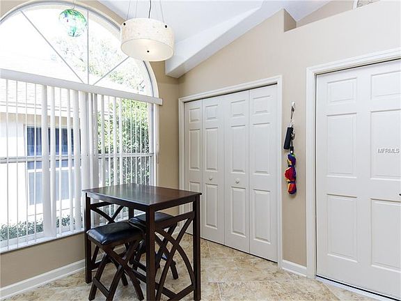 5th image of 752 Powderhorn Cir