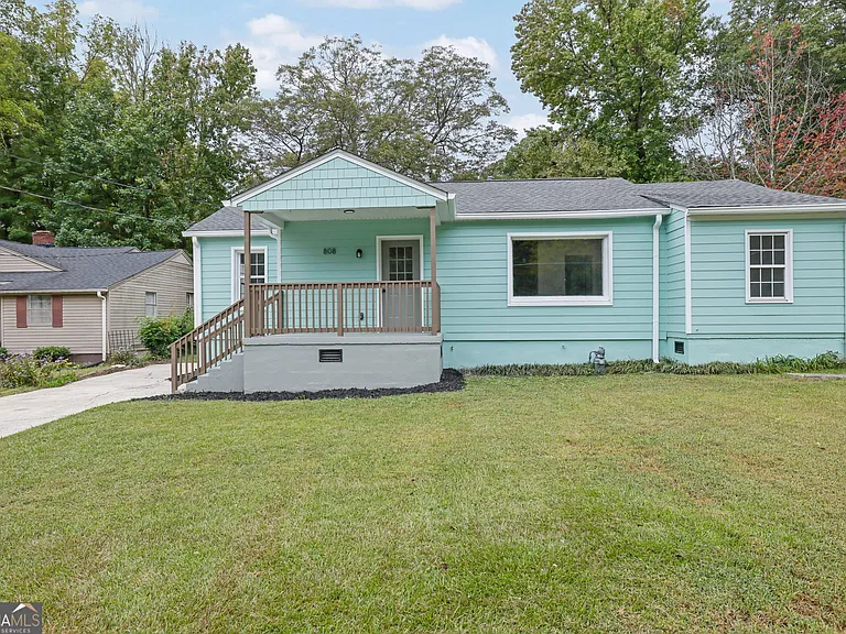 808 S Park Dr SE — Photo 1