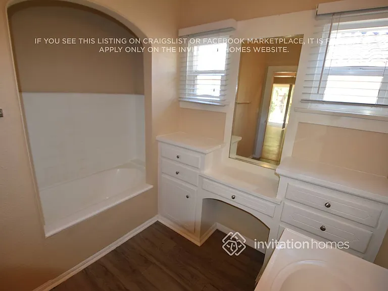 1446 N Euclid Ave — Photo 18