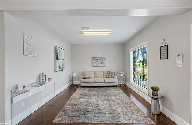 Studio, 1690 sqft, $750 — Photo 2
