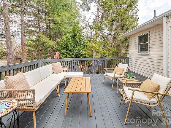 5th image of 70 Forest Lake Dr
