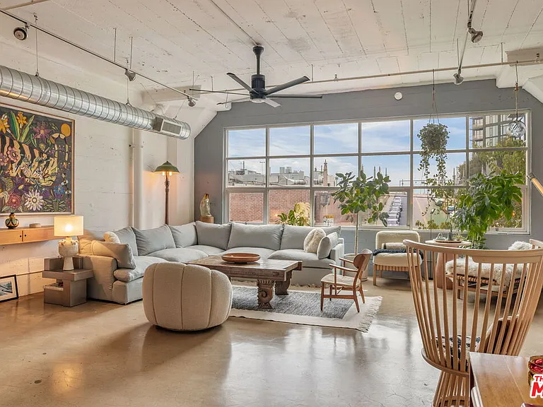 530 Molino St #213 — Photo 1