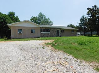 1910 S Harrah Rd, Harrah, OK 73045