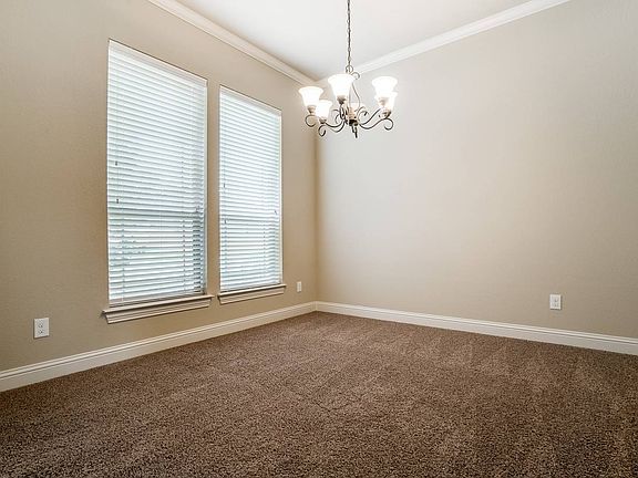 5th image of 614 Grove Bnd