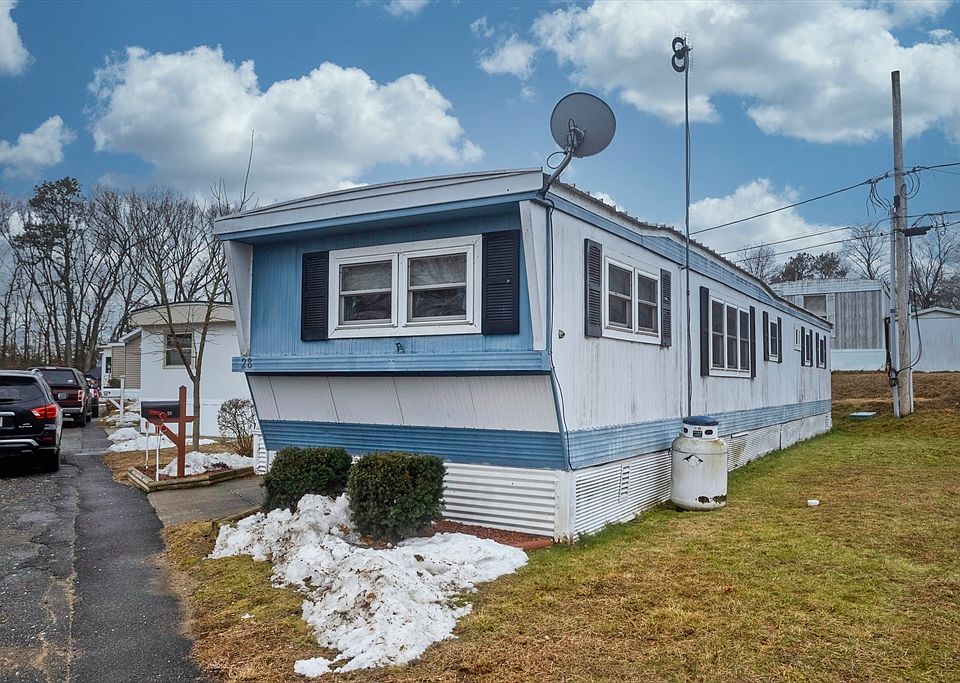 1st image of 28 Mockingbird Dr