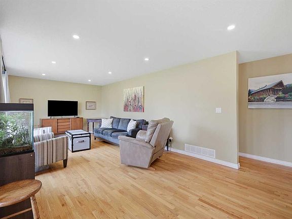 4th image of 5721 N 55th Ave