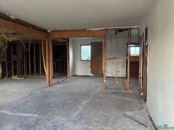 4th image of 633 E Stephens Ave