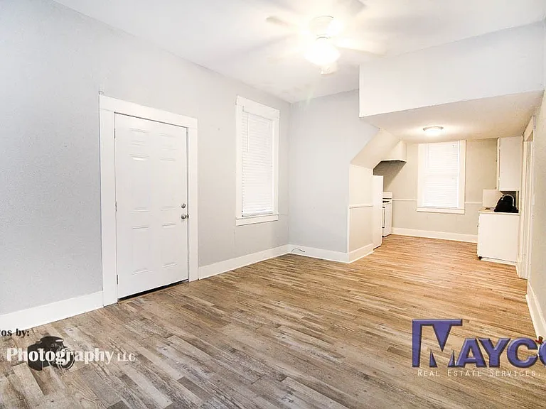 2413 Creswell Ave — Photo 2