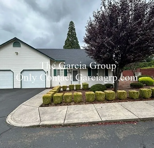 13613 SE Oatfield Rd — Photo 1