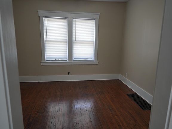 5th image of 119 E Lincoln Ave