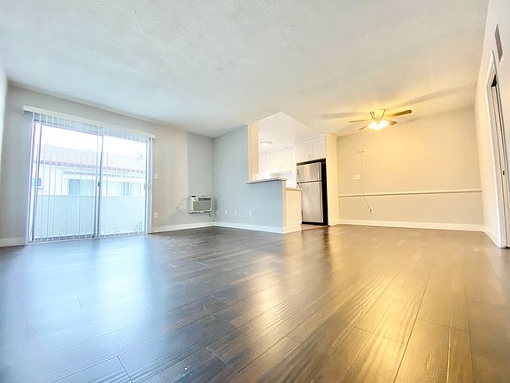 3rd image of 5722 La Mirada Ave #8