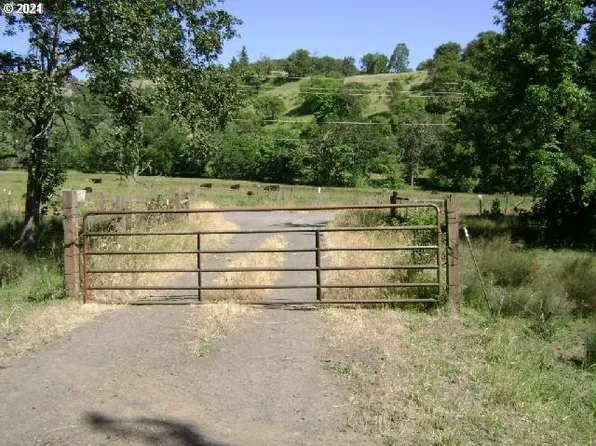 0 Newton Creek Rd, Roseburg, OR 97470