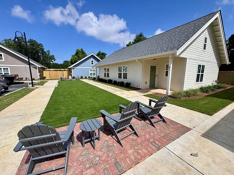 Ashland Park Townhomes — Photo 4
