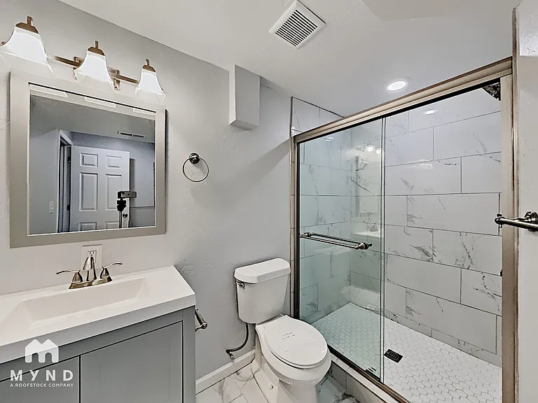 2402 S Gray Dr — Photo 25