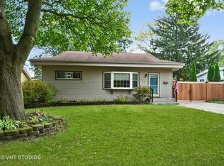 330 S 13th St, St Charles, IL 60174