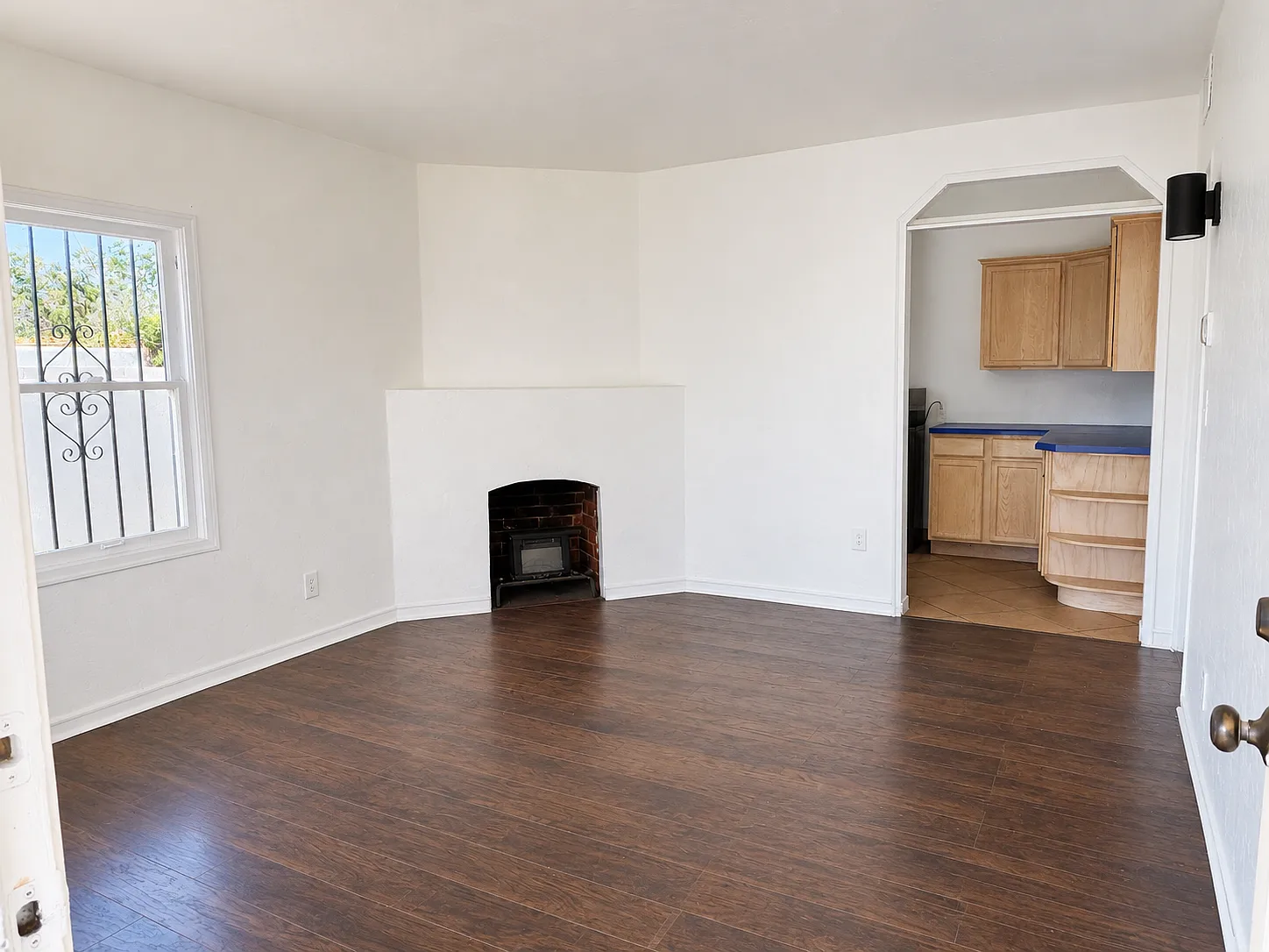 1 bed, 800 sqft, $1,100 — Photo 2