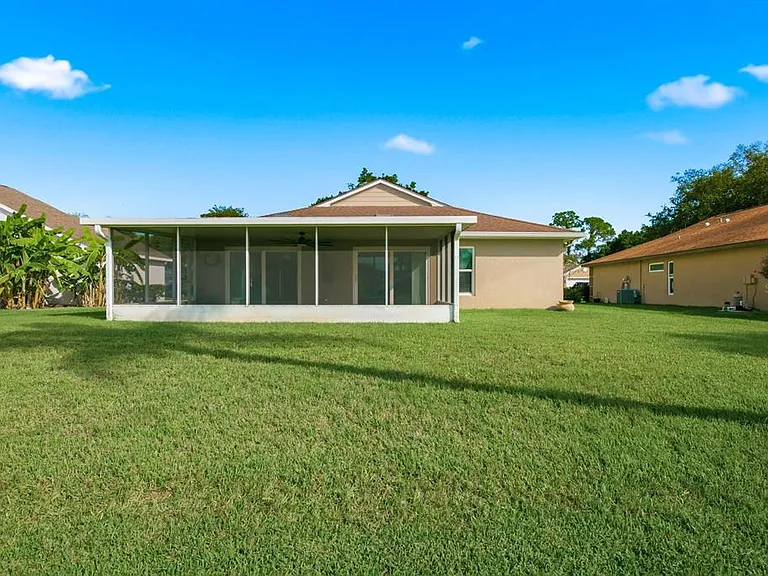 349 Fountainview Cir — Photo 32