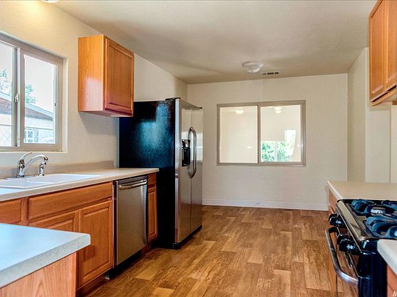 3rd image of 2509 S Pock Ln