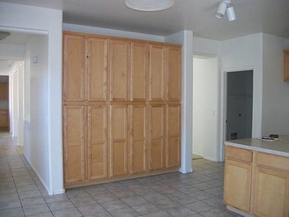 kitchen pantry cabinets