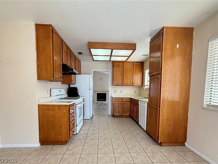 7756 Cobden Ct — Photo 6