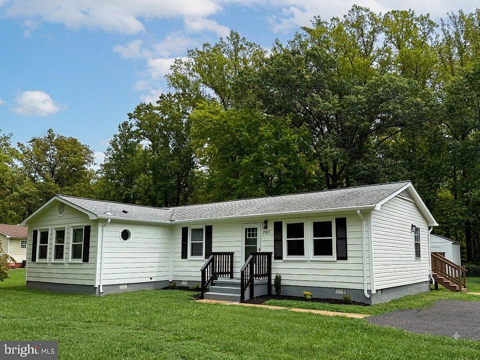 1st image of 707 Holly Corner Rd