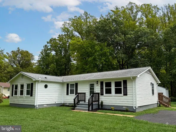 707 Holly Corner Rd, Fredericksburg, VA 22406