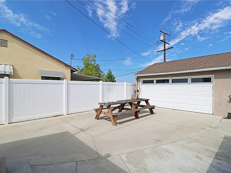 412 Catalpa Ave — Photo 27