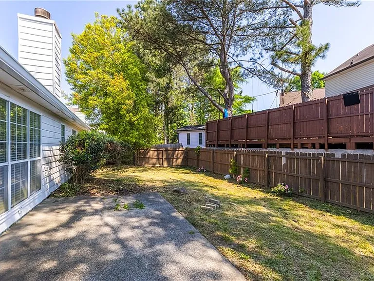 2110 Racquet Club Cir — Photo 33